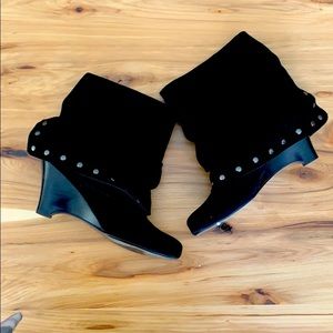 Black suede boots EUC